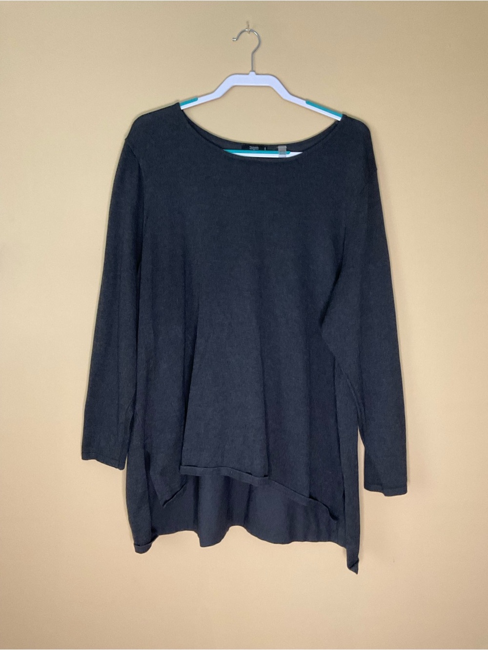 Tahari Dark Grey Long Sleeve Scoop Neck Knit Top